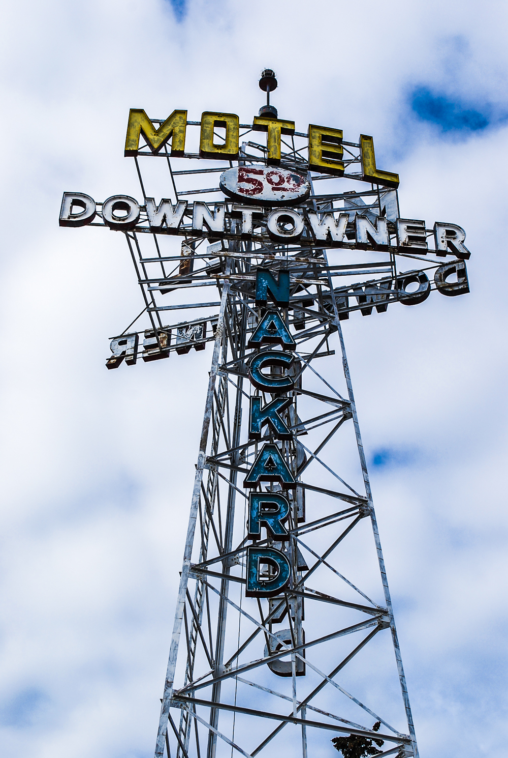 photograph of the Downtowner Motel sign in Flagstaff Arizona